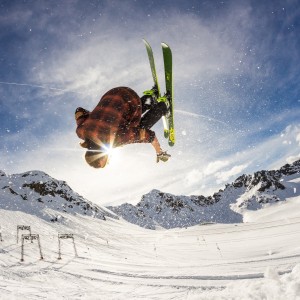 九游体育官网首页-“英超领跑球队开启新一轮攻势”，英超son