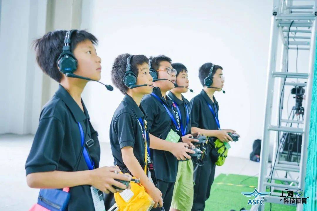 包含融合科技与体育，创新青少年足球训练方案不断涌现的词条