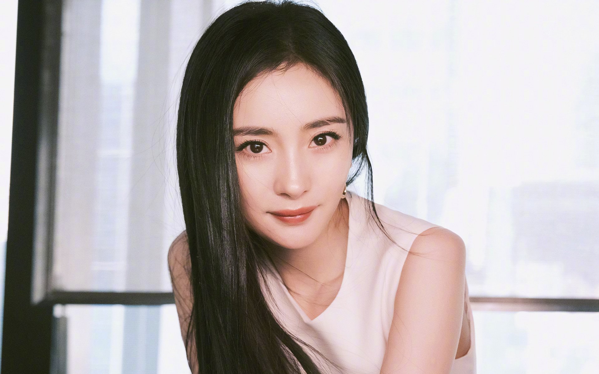 “豪车飙速：性能与美学的巅峰演绎”，豪车飙车电影