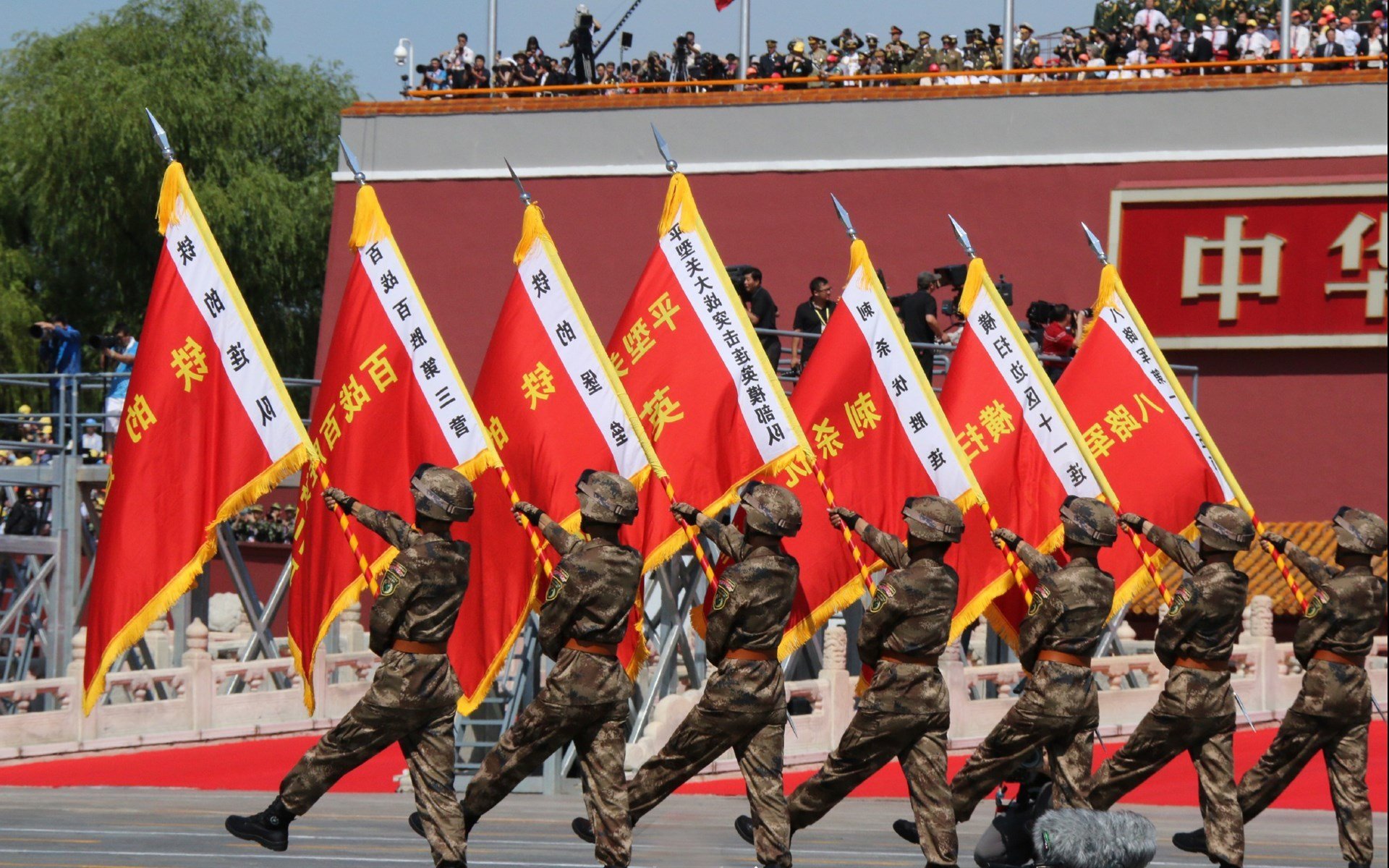 九游(jiuyou)官方网站-猛龙险胜步行者西亚卡姆力挽狂澜，西亚卡姆2021集锦