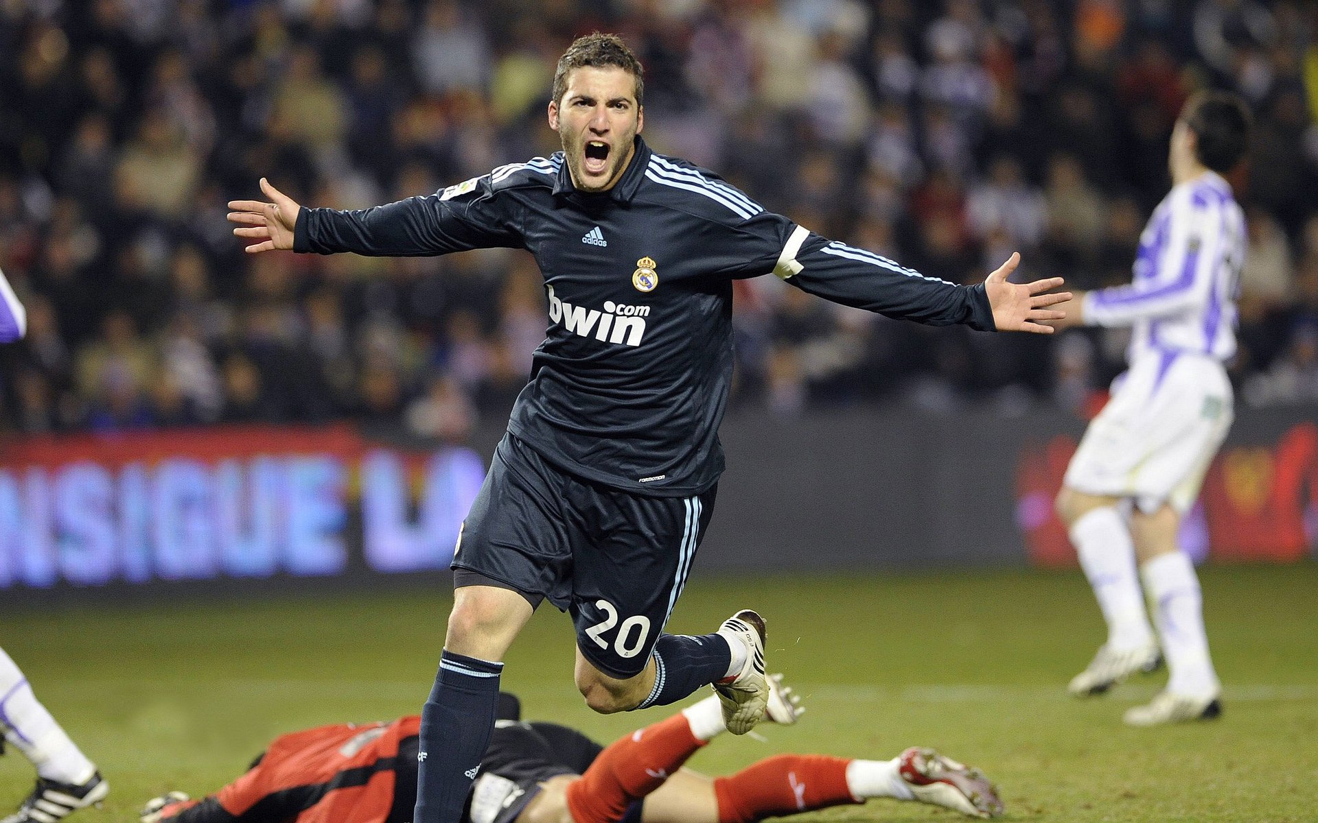 “超级节奏：快节奏打法带来的震撼比赛”，节奏快打官方下载